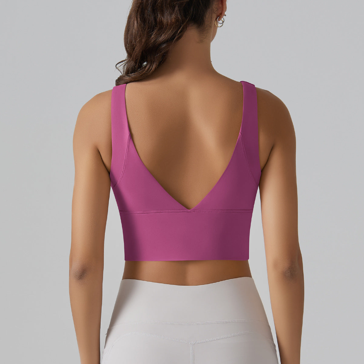 KAREN | Sport Crop Top met Diepe V-Rug – Elegant, Stevig & Comfortabel