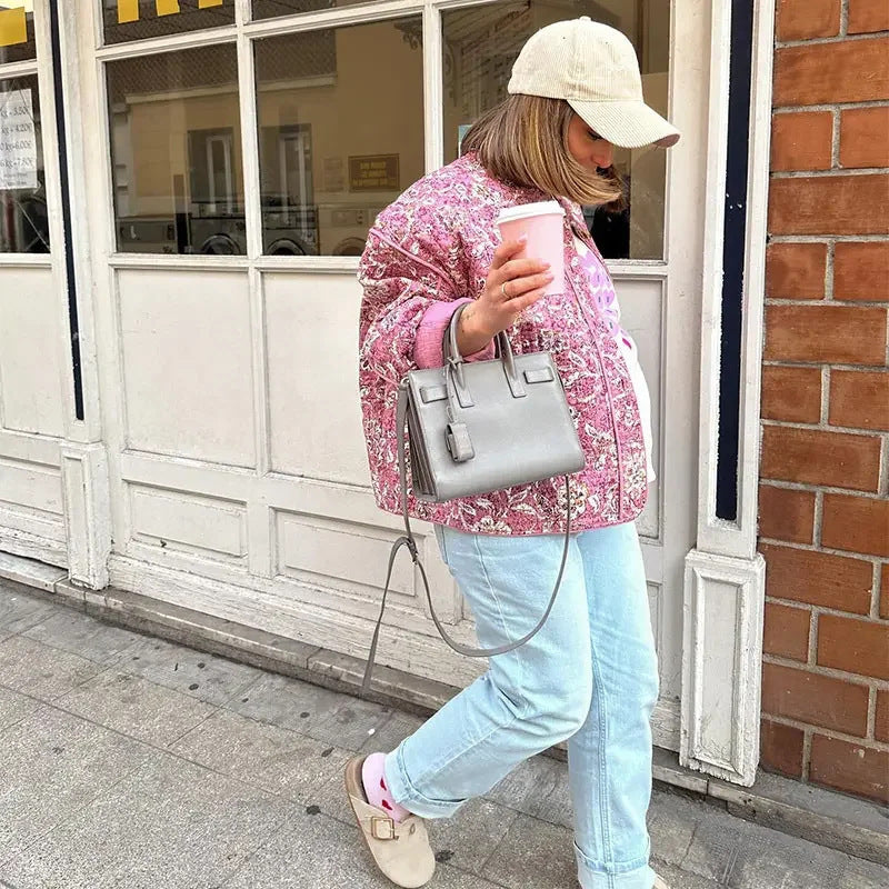 JINTE | Roze Gewatteerd Bloemenjasje – Romantisch, Trendy & Heerlijk Comfortabel