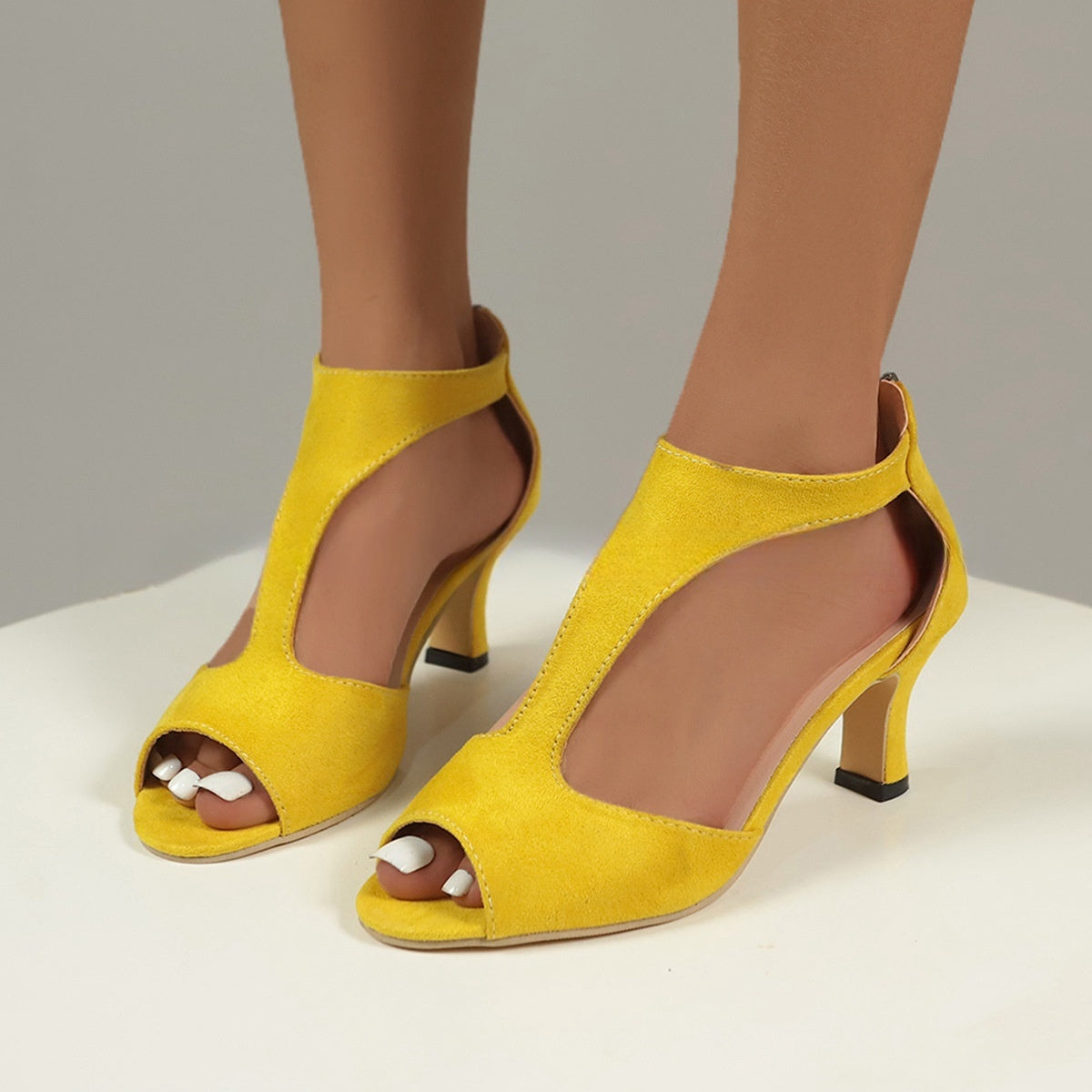 MARIELE | Open Cut-Out Hakken – Elegante Pumps met Uitsnijdingen