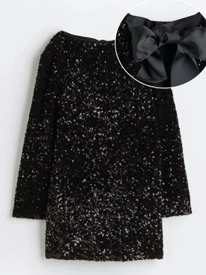 MIRTHE | Paillettenjurk met Open Rug en Strik – Glam Party Look