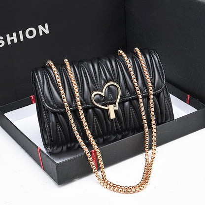 APRIL | Luxe Handtas met Gouden Hart Sluiting en Kettingriem