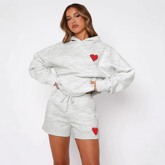 LISETTE | Heart Hoodie Short Set – Comfort met een Liefdevolle Touch
