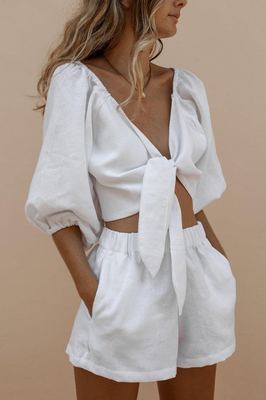 STEFFI | Witte Co-ord Set – Pofmouwen Top met Strik & Hoge Taille Short
