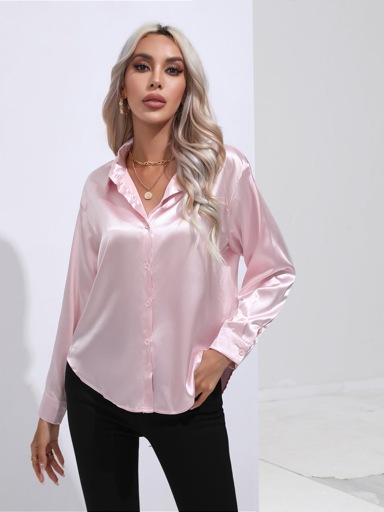 SYLVIA | Zijdezachte Satijnen Blouse – Tijdloos Chic met een Luxe Glans