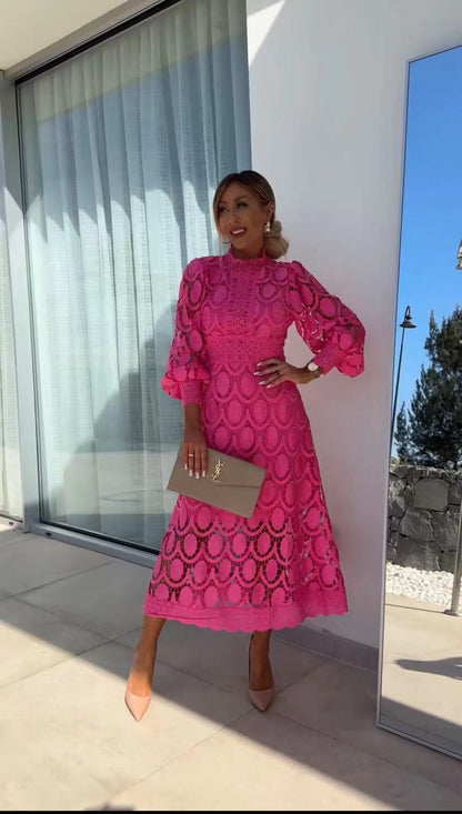 JUSTINE | Midi Jurk van Kant met Lange Mouwen – Elegante Jurk met Hoog Gesloten Hals