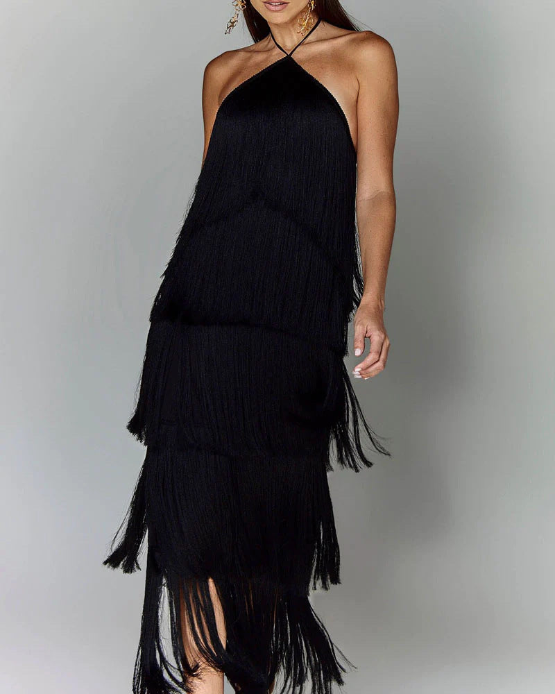 RIHANNA | Luxury Fringe Halterjurk – Glamorous Statement Piece