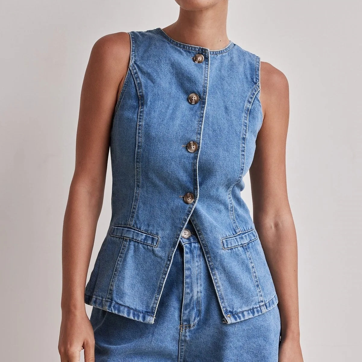 LINSEY |  Denim Gilet en Shorts Set Dames – Trendy Zomeroutfit van Stevig Denim