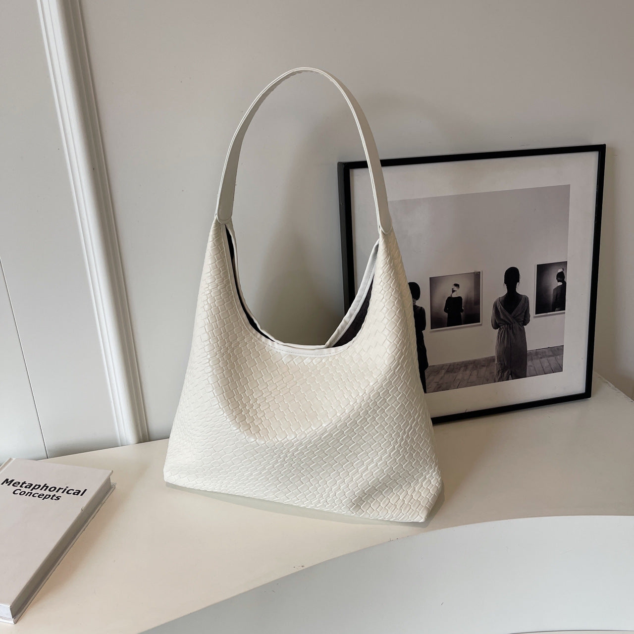 ARYA | Gevlochten Schoudertas – Minimalistische Handtas met Luxe Look
