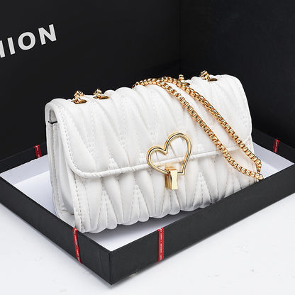 APRIL | Luxe Handtas met Gouden Hart Sluiting en Kettingriem