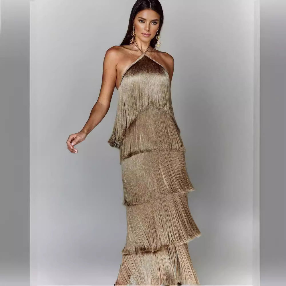 RIHANNA | Luxury Fringe Halterjurk – Glamorous Statement Piece