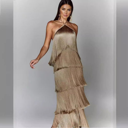 RIHANNA | Luxury Fringe Halterjurk – Glamorous Statement Piece