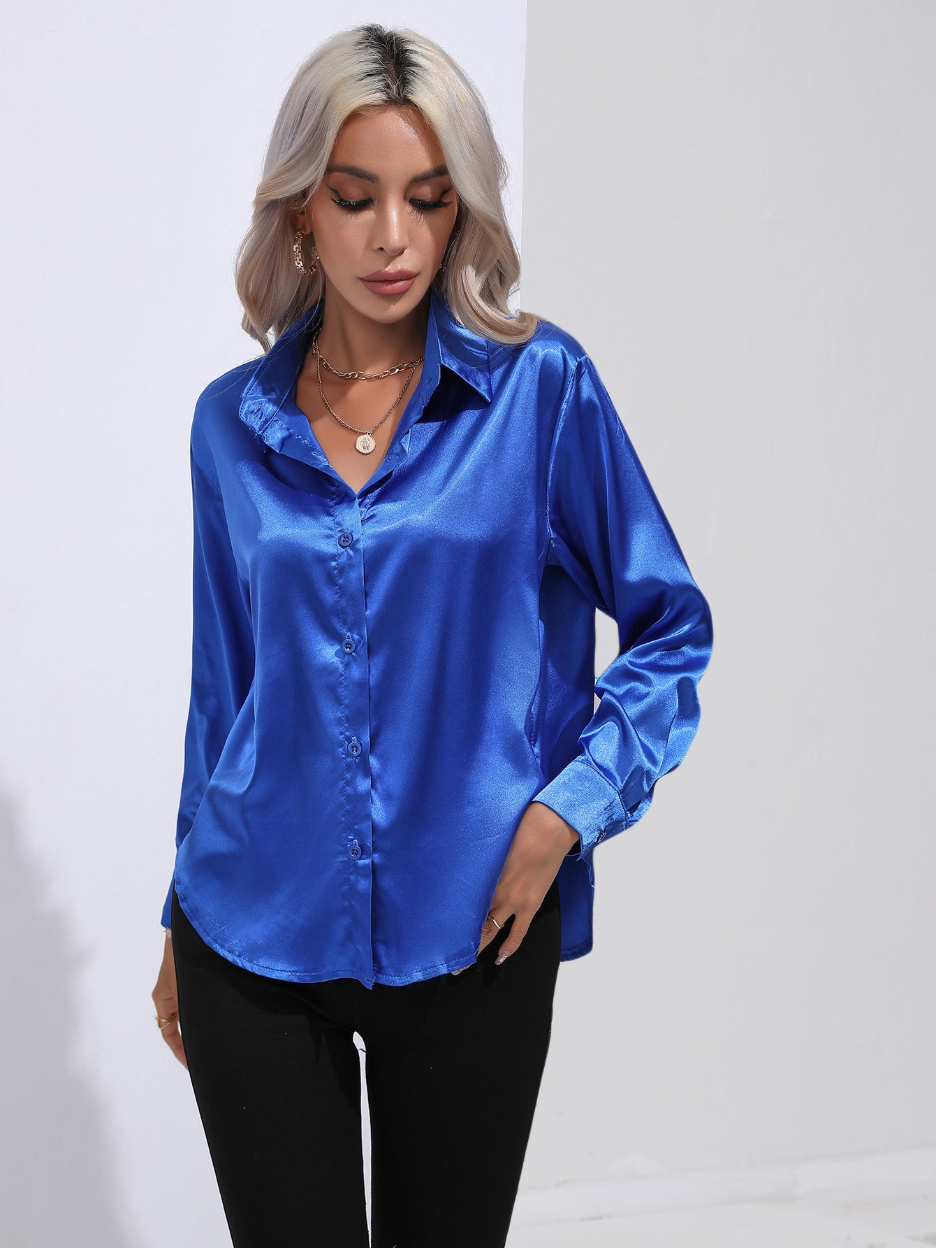 SYLVIA | Zijdezachte Satijnen Blouse – Tijdloos Chic met een Luxe Glans