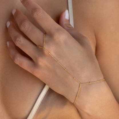 VEENA | Minimalistische Goudkleurige Handketting – Delicate Chain Armband met Ring