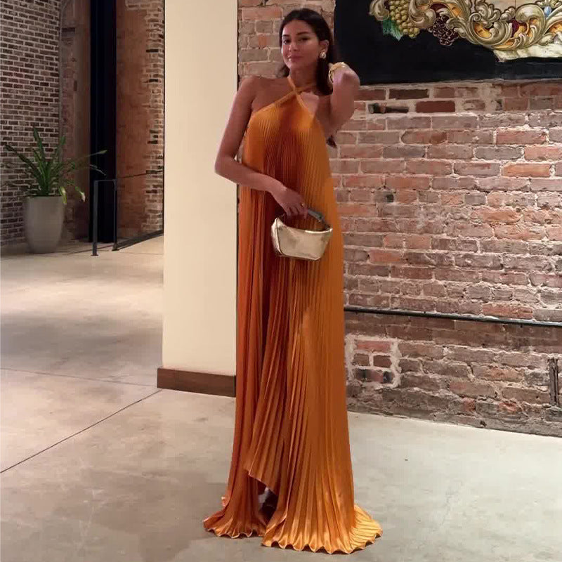 JONE | Halternek Plissé Maxi Jurk – Zwierige Elegantie voor Zomeravonden