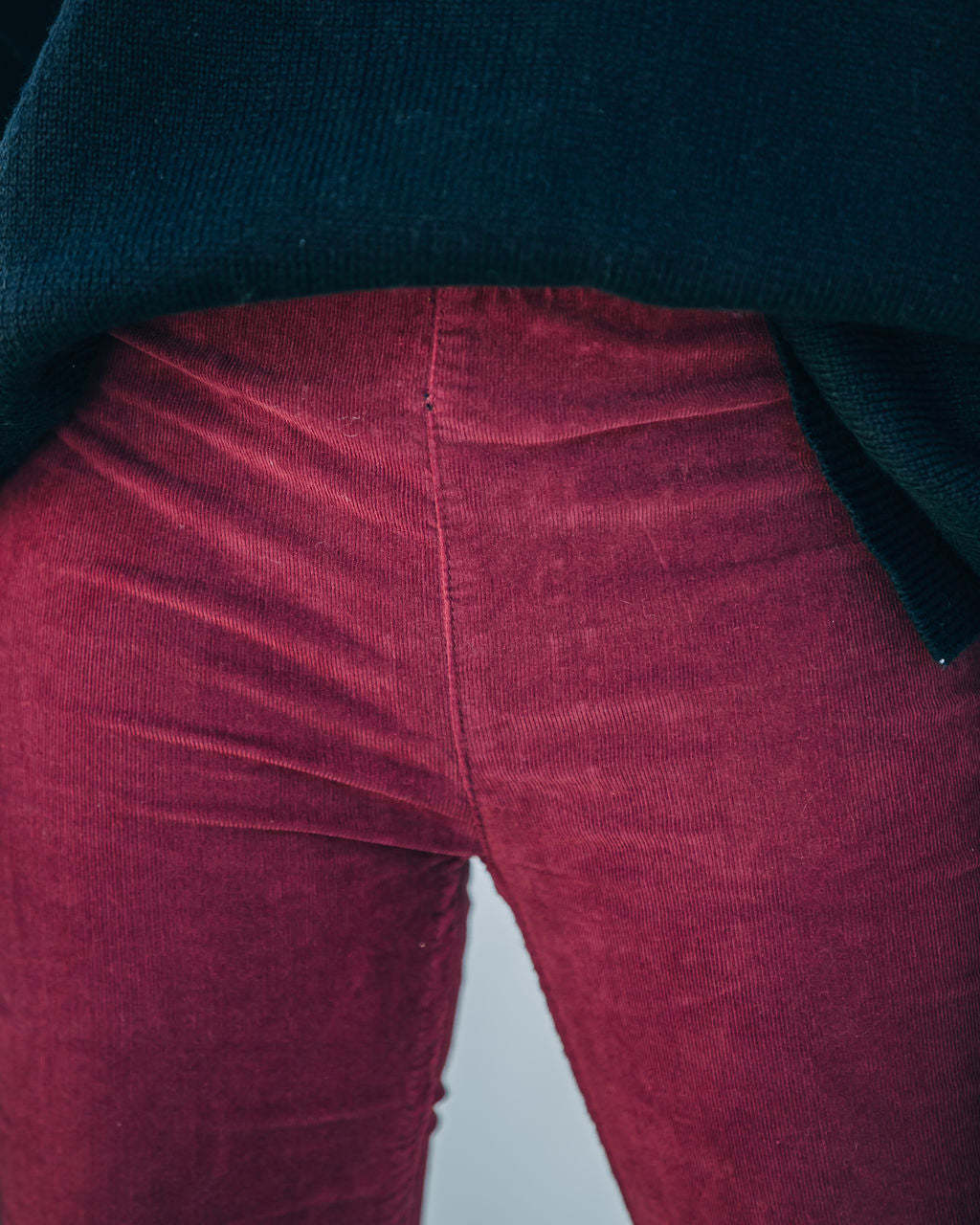COLLEEN | Fluwelen Flared Broek – Elegant Comfort in een Tijdloze Pasvorm