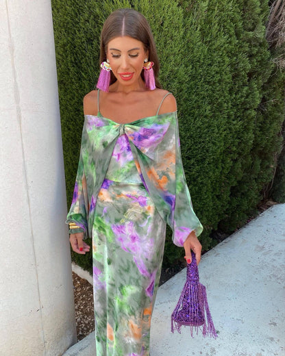 Satijnen Dames Co-ord Jurk met Tie-Dye Print – Off-Shoulder met Open Rug