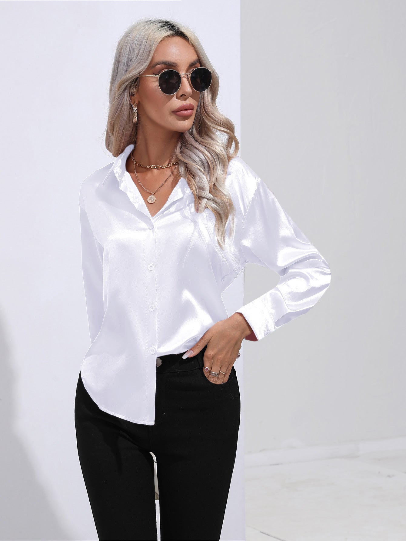 SYLVIA | Zijdezachte Satijnen Blouse – Tijdloos Chic met een Luxe Glans