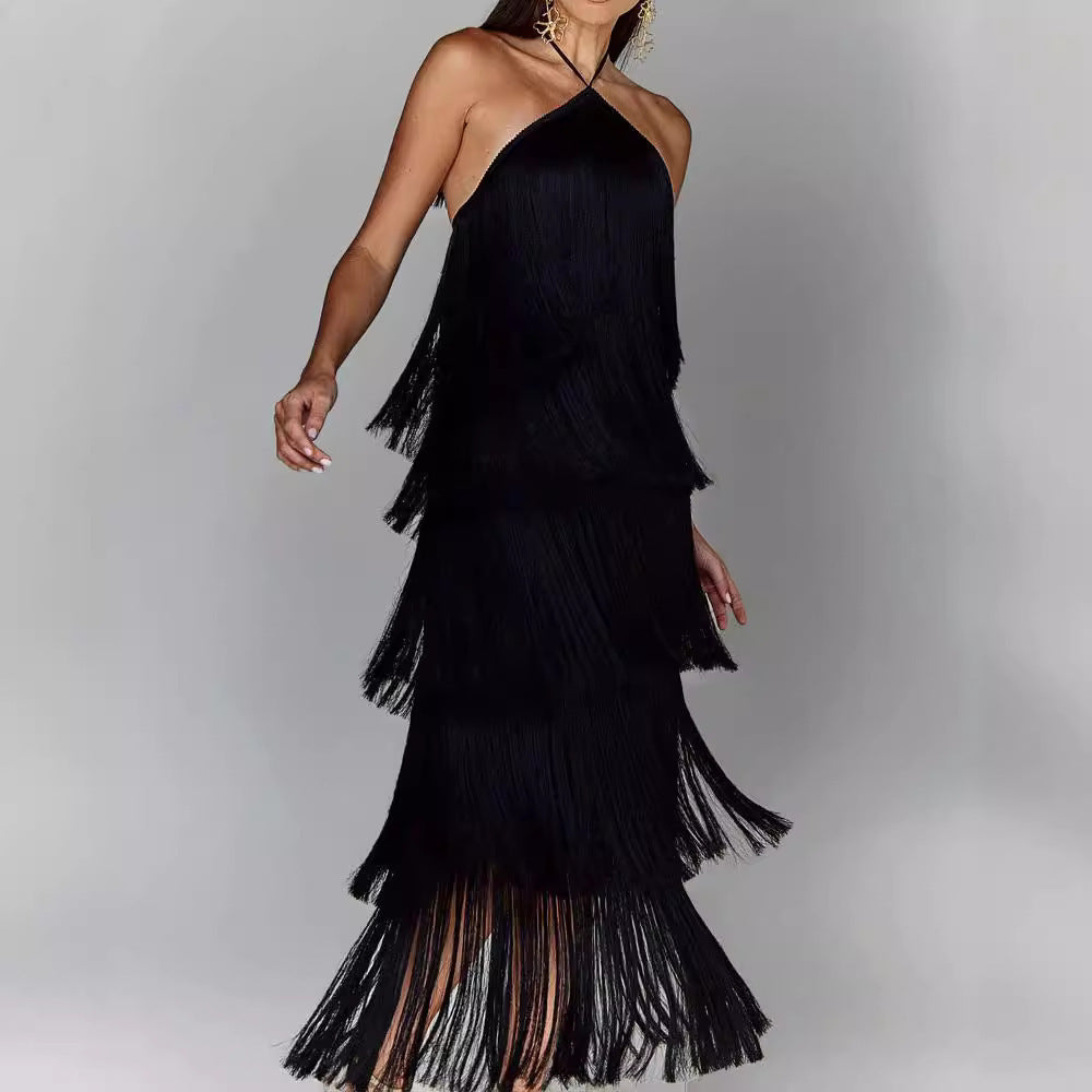 RIHANNA | Luxury Fringe Halterjurk – Glamorous Statement Piece