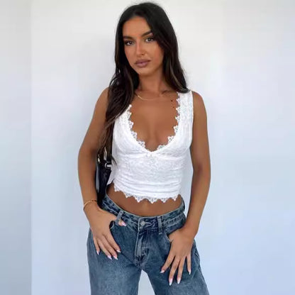 DINE | Lace Crop Top – Romantisch & Vrouwelijk met Kantdetails