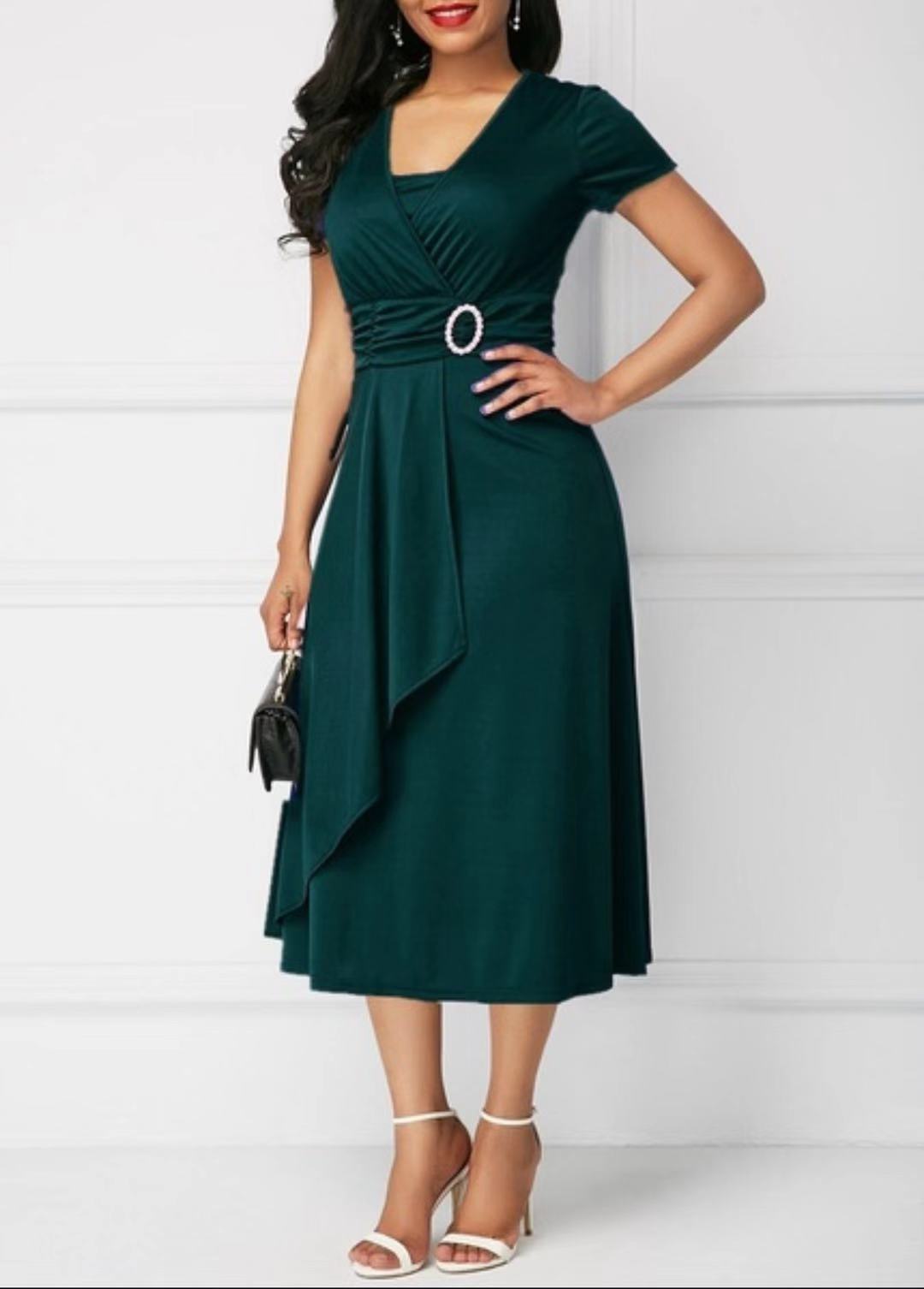 ALINA | Elegante Midi-Jurk Met Plooival en Strass Detail