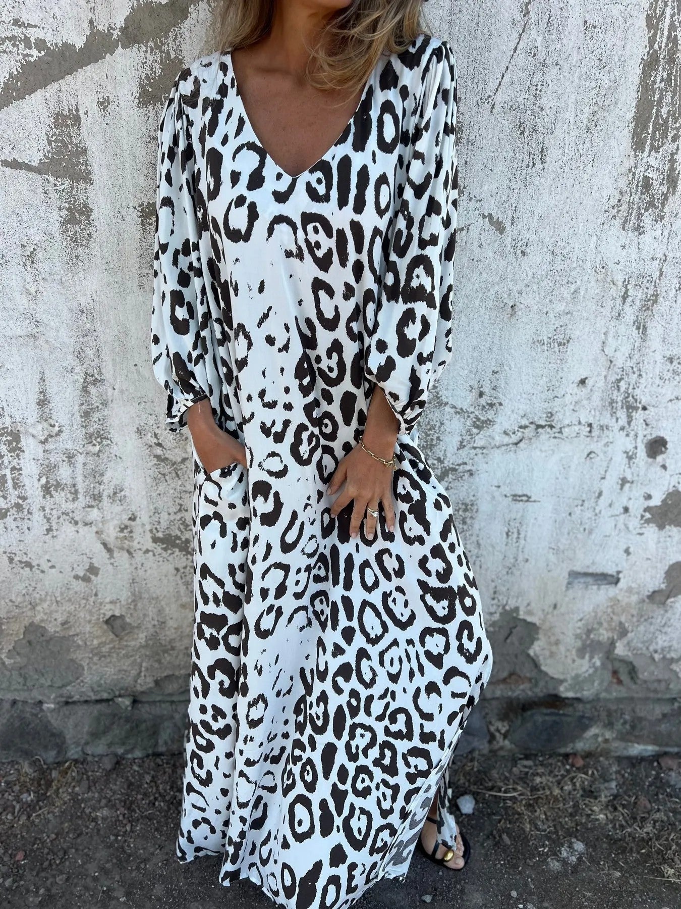 KARINE | Lange Panterprint Jurk – Statement & Comfort in Eén