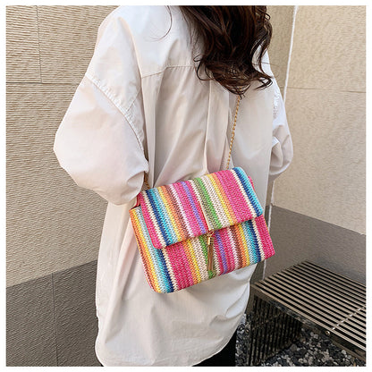 JETSKE | Rainbow Straw Clutch – Vrolijke Gevlochten Handtas met Schouderketting