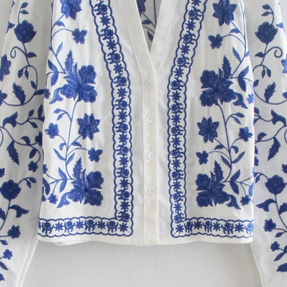 RIVE | Witte Boho Katoenen Blouse met Kobaltblauwe Borduursels – Ibiza Vibes