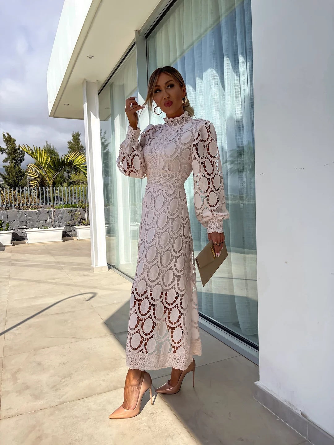 JUSTINE | Midi Jurk van Kant met Lange Mouwen – Elegante Jurk met Hoog Gesloten Hals
