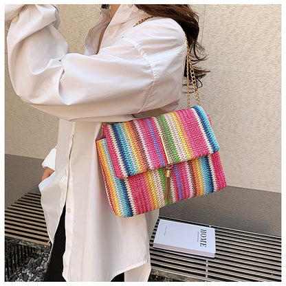 JETSKE | Rainbow Straw Clutch – Vrolijke Gevlochten Handtas met Schouderketting