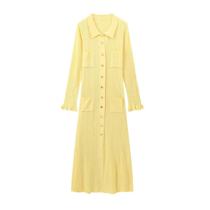 LIZZIE | Gele Ribgebreide Midi Jurk – Elegante Knopen & Stretch Fit