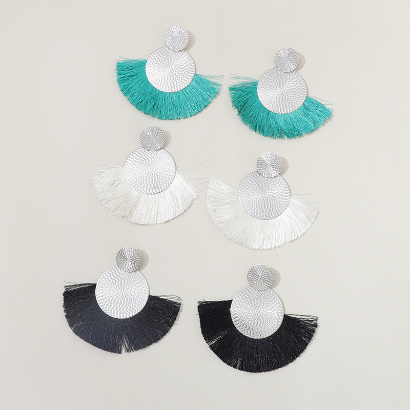 ZINA | Statement Oorbellen met Ronde Vorm en Franjes – Boho Chic in Zwart, Wit en Turquoise