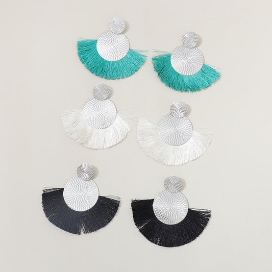 ZINA | Statement Oorbellen met Ronde Vorm en Franjes – Boho Chic in Zwart, Wit en Turquoise