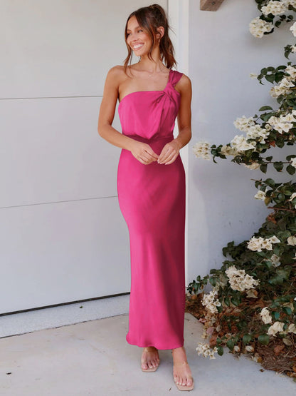 BIRGITTE | Satijnen One-Shoulder Jurk – Elegante Partylook