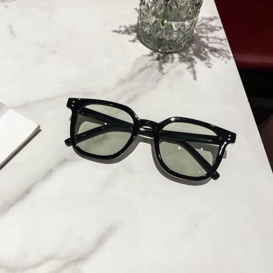 SUN | Trendy Unisex Zonnebril – Fashion Statement in Meerdere Kleuren