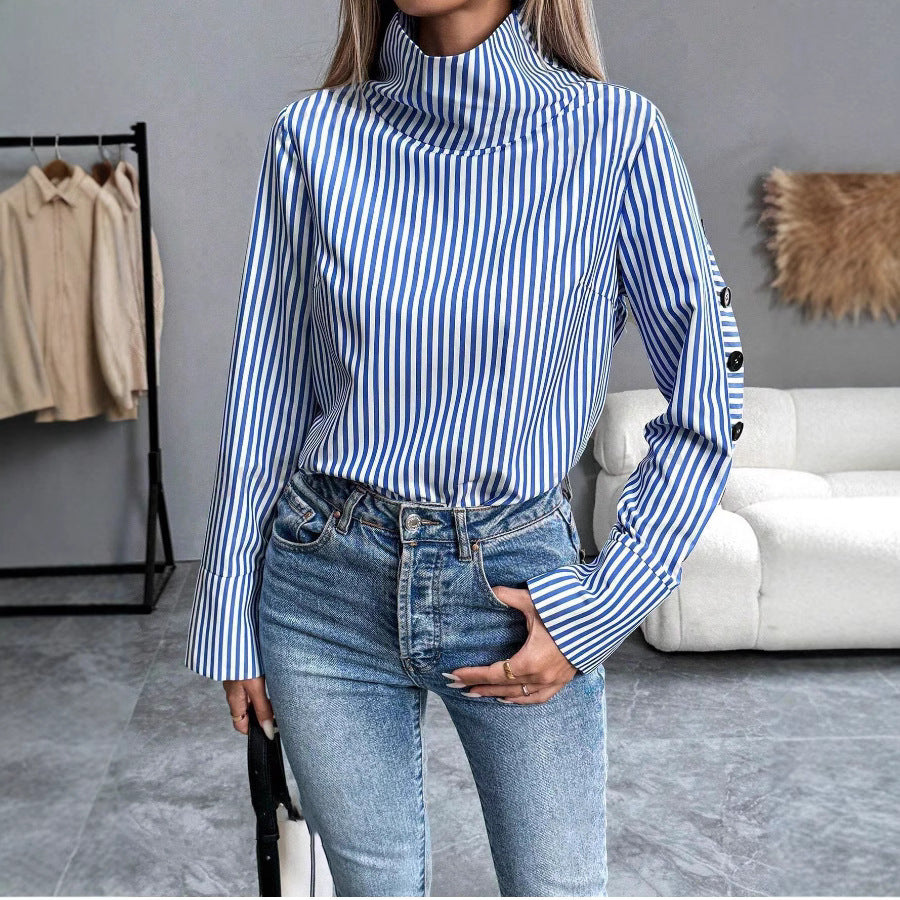 GENEVIEVE | Gestreepte Statement Blouse – Hooggesloten met Knopen