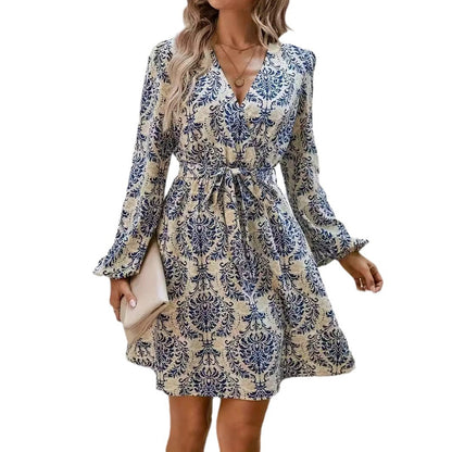ZAYA | Boho-Chique Mini Jurk met Blauwe Print – Elegant, Vrouwelijk & Comfortabel