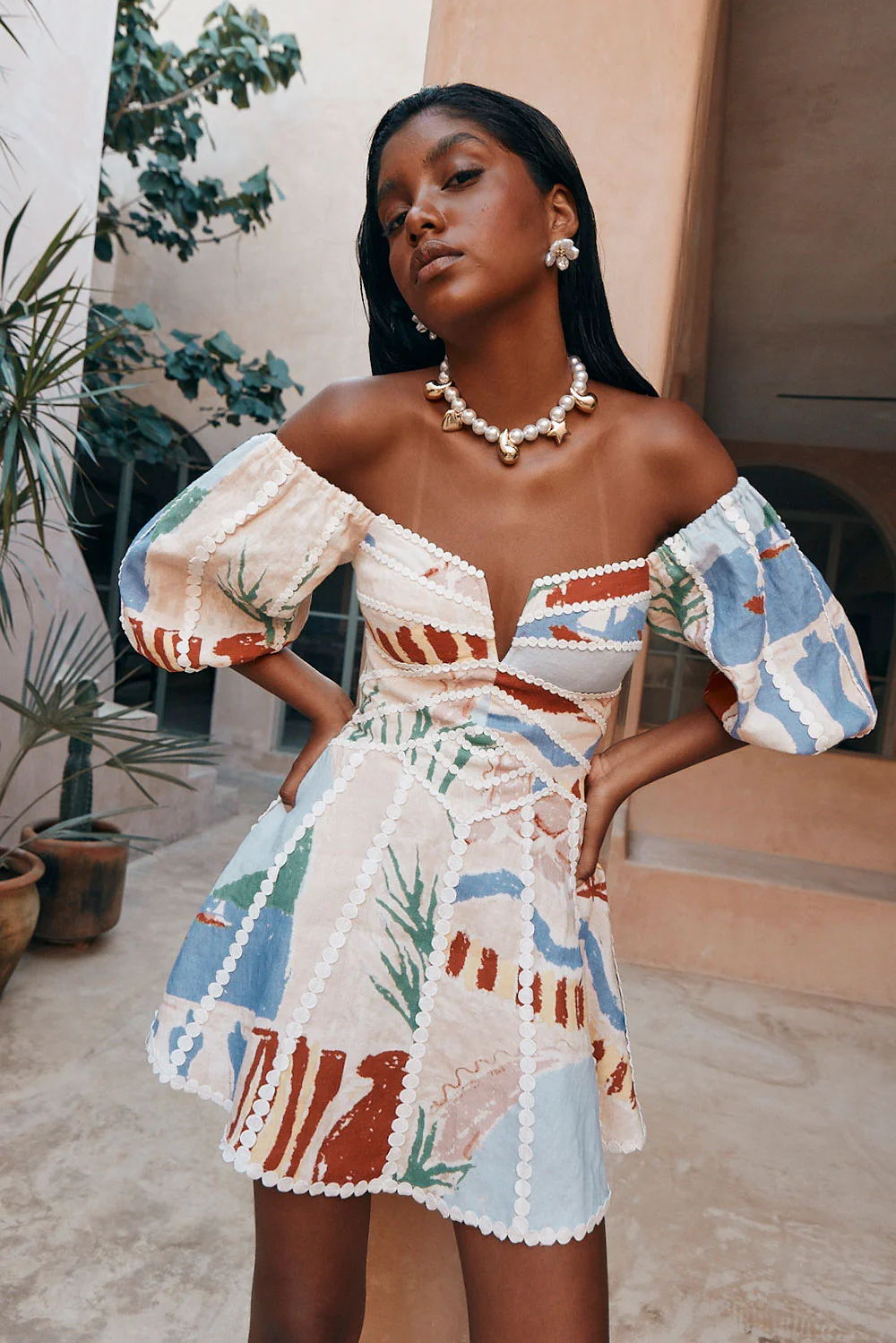 LATIFA | Boho Chic Off Shoulder Jurk – Artistieke Print & Speelse Look