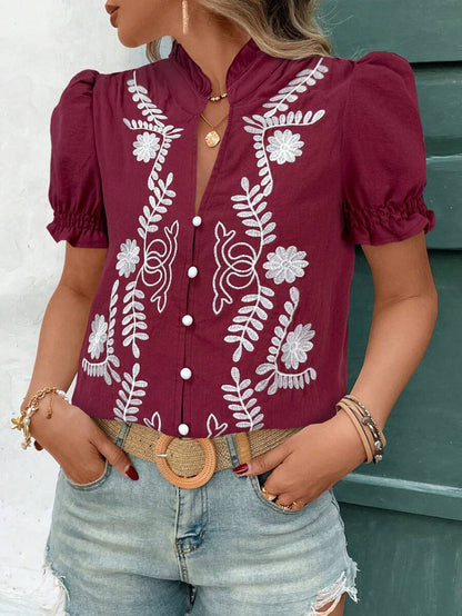 MAECY | Geborduurde Katoenen Blouse – Frisse Zomerstijl met Boho Details