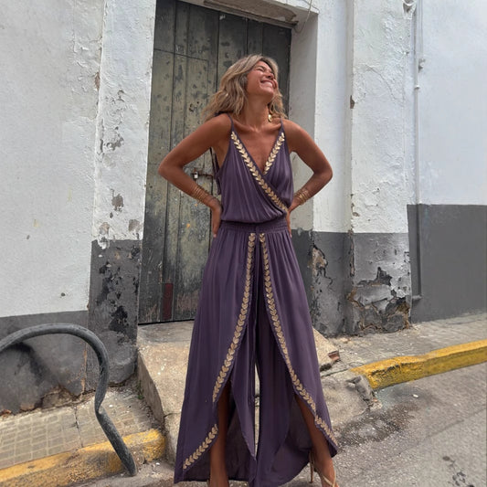 ZARAH | Bohemian Jumpsuit Dames met Goudgeborduurde Details en Split – Paarse Zomeroutfit