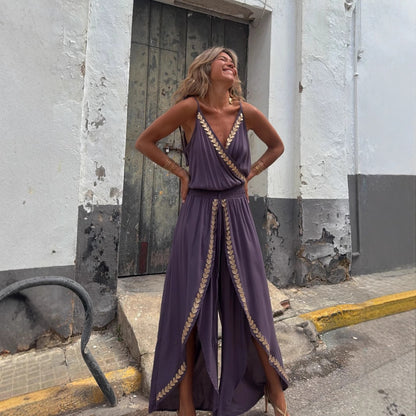 ZARAH | Bohemian Jumpsuit Dames met Goudgeborduurde Details en Split – Paarse Zomeroutfit