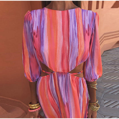 RENATA | Tie-Dye Maxi Jurk met Cut-Out Rugdetail – Zomerse Eyecatcher