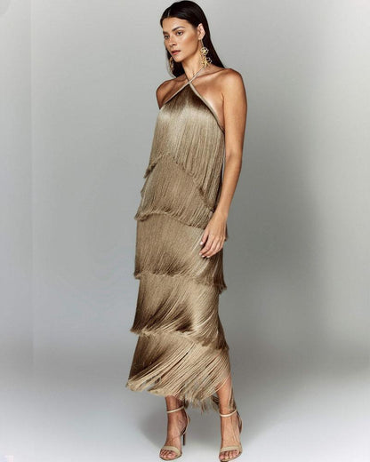 RIHANNA | Luxury Fringe Halterjurk – Glamorous Statement Piece