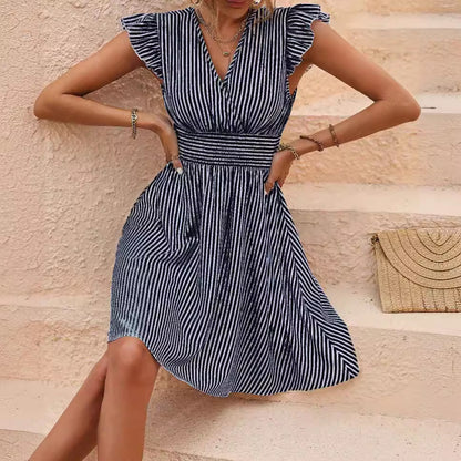 LYLOU | Gestreepte Zomerjurk met V-Hals en Ruffle Mouwen