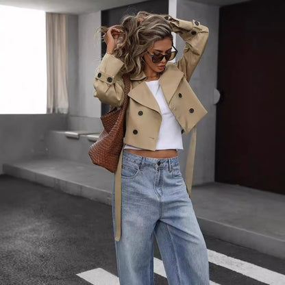 YVETTE | Cropped Trenchcoat in Beige – Tijdloze Chic met een Moderne Twist