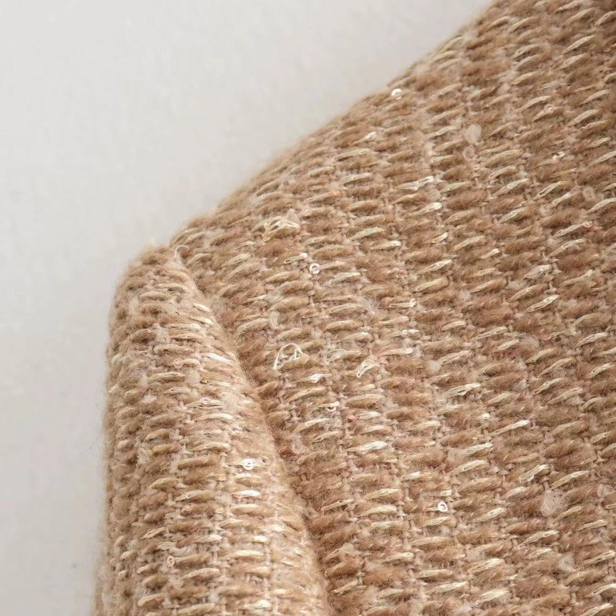 BIEN | Tweed Jasje met Goudkleurige Knopen – Elegant en Tijdloos | Dames Blazer