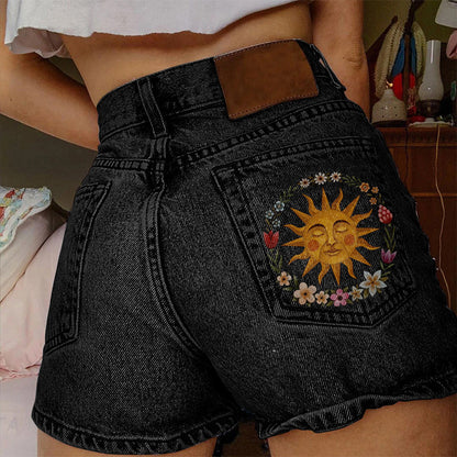 SOLEIL | Denim Short High Waist met Zon en Bloemenprint – Boho Festival Musthave