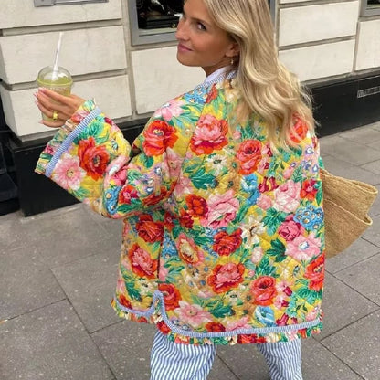 ALIXE | Floral Quilted Jacket – Kleurrijke Eyecatcher met Bohemian Flair