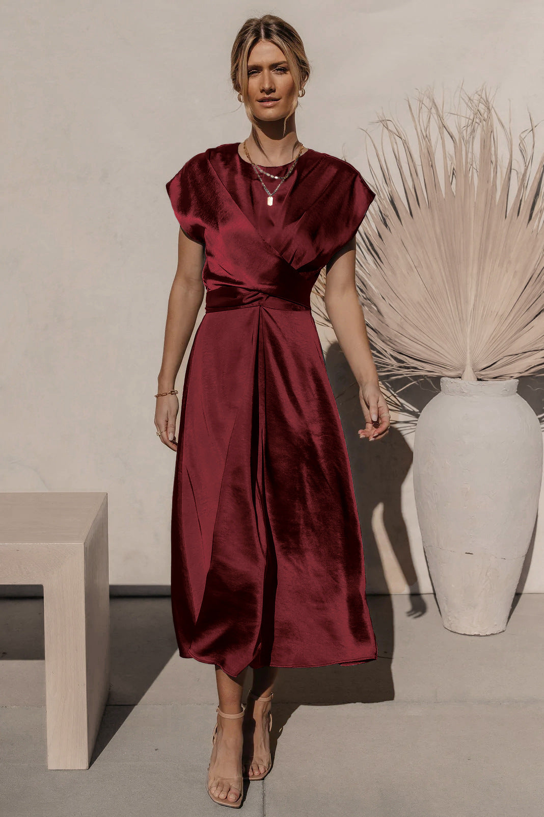 ZITA | Satijnen Midi Jurk – Elegante Jurk met V-Hals en Taille Detail
