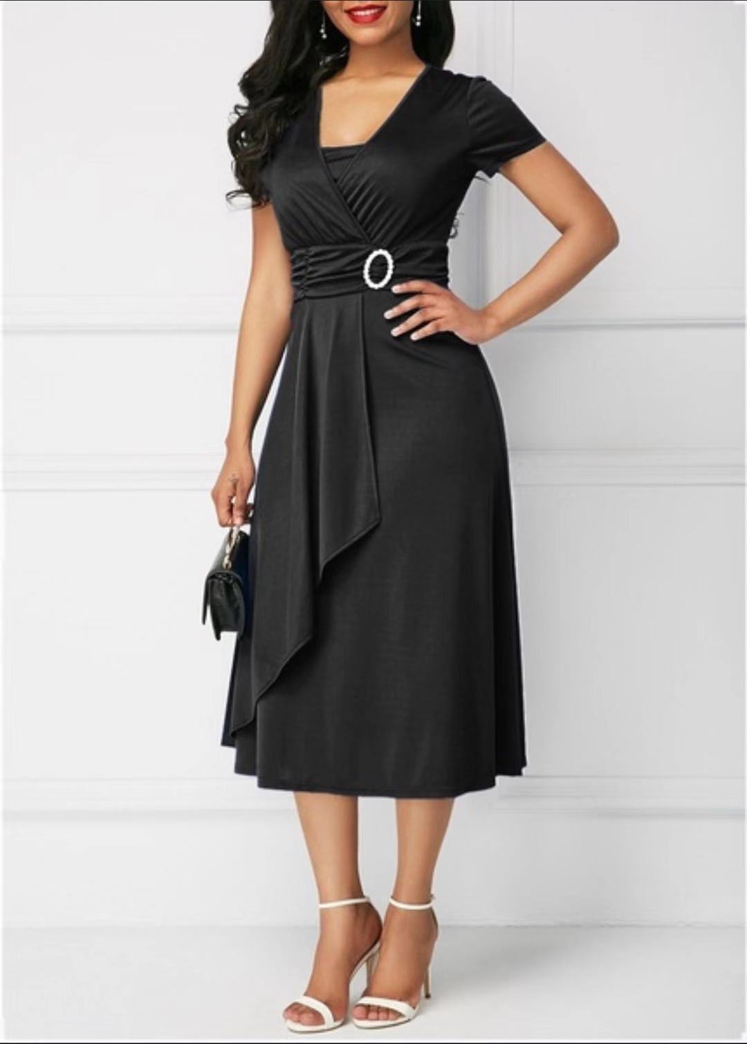 ALINA | Elegante Midi-Jurk Met Plooival en Strass Detail