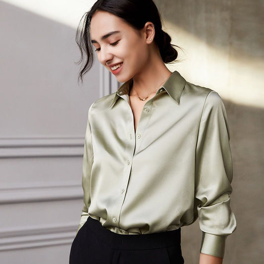 AMAYA | Satijnen Blouse met Glansfinish – Elegant & Tijdloos
